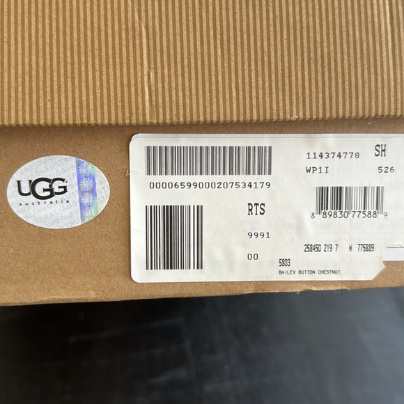 Women’s UGG Bailey Button Boots in Chestnut - Picture 11 of 11